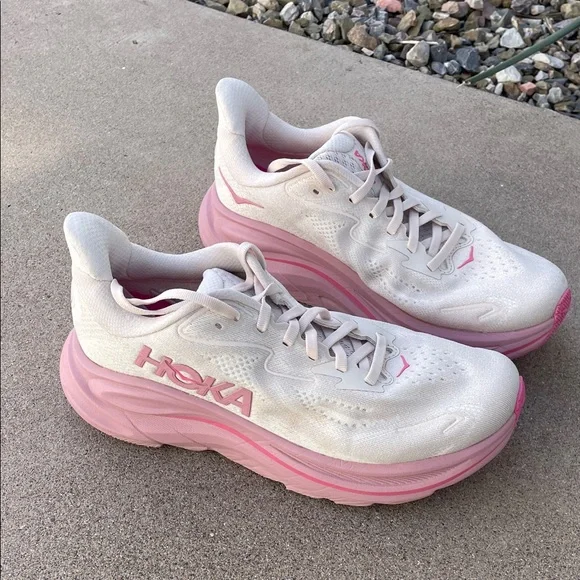 🩷 Hoka Clifton 10 - Women’s 8 - Picture 2 of 8